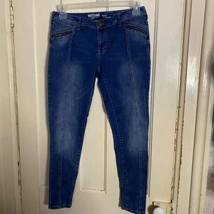 Cute zipper detail skinny jeans